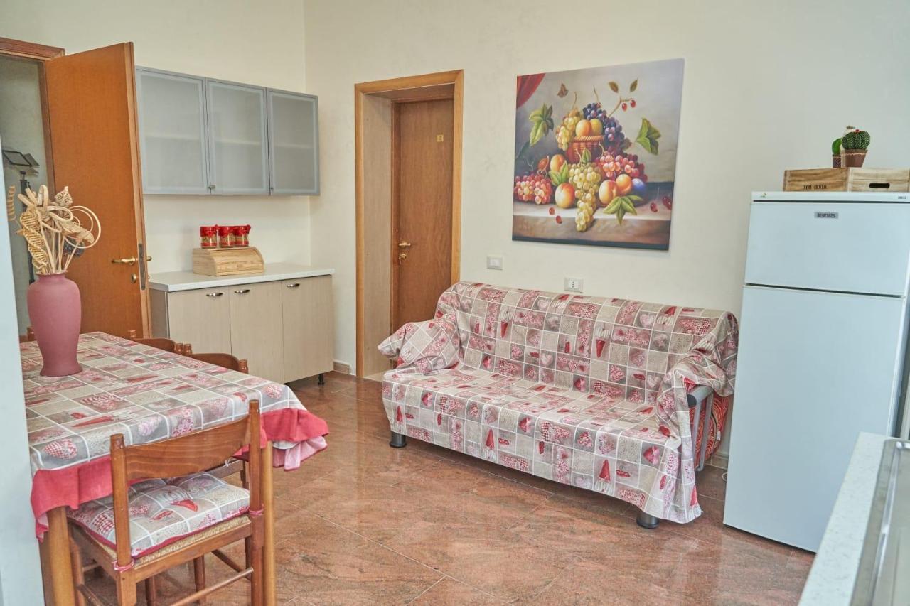 Le Stanze Di Ricci - Affittacamere Low Cost Lesina Ngoại thất bức ảnh