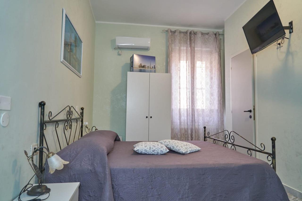 Le Stanze Di Ricci - Affittacamere Low Cost Lesina Ngoại thất bức ảnh