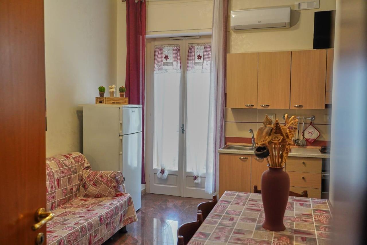 Le Stanze Di Ricci - Affittacamere Low Cost Lesina Ngoại thất bức ảnh