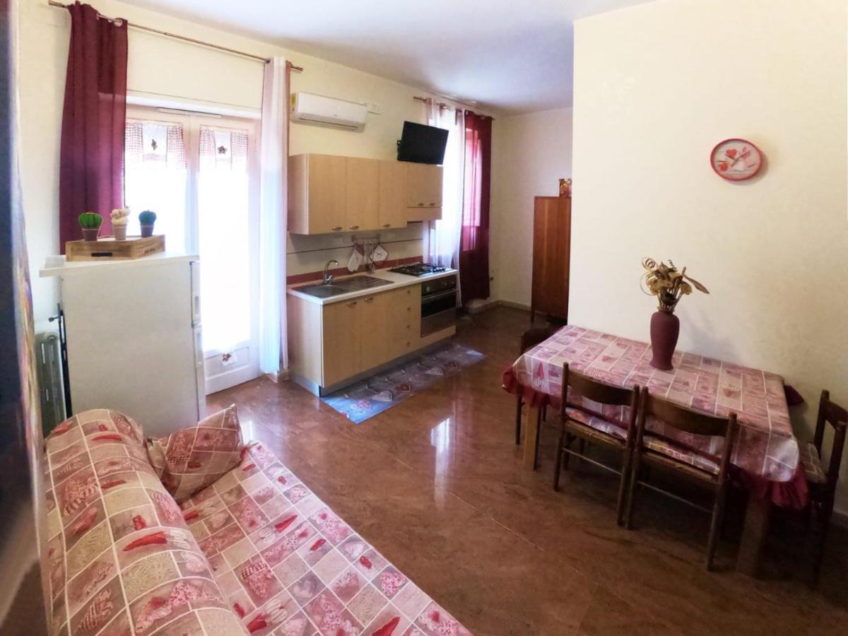 Le Stanze Di Ricci - Affittacamere Low Cost Lesina Ngoại thất bức ảnh