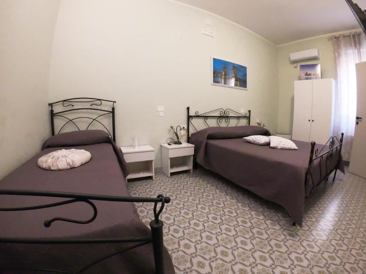 Le Stanze Di Ricci - Affittacamere Low Cost Lesina Ngoại thất bức ảnh