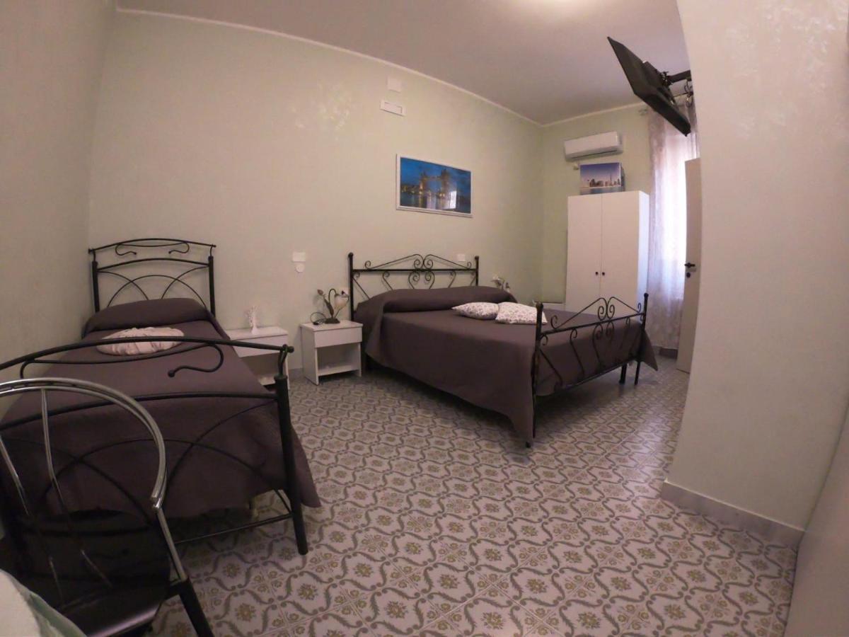Le Stanze Di Ricci - Affittacamere Low Cost Lesina Ngoại thất bức ảnh