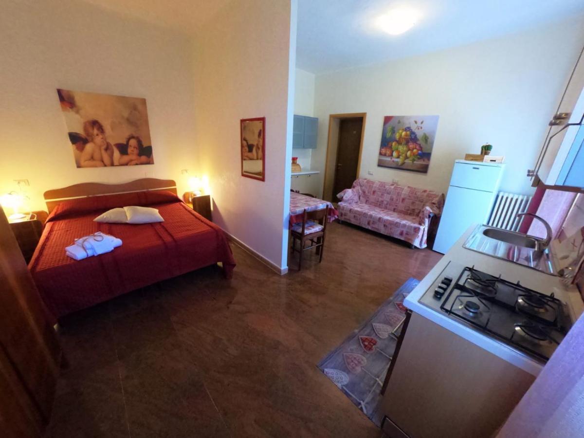 Le Stanze Di Ricci - Affittacamere Low Cost Lesina Ngoại thất bức ảnh