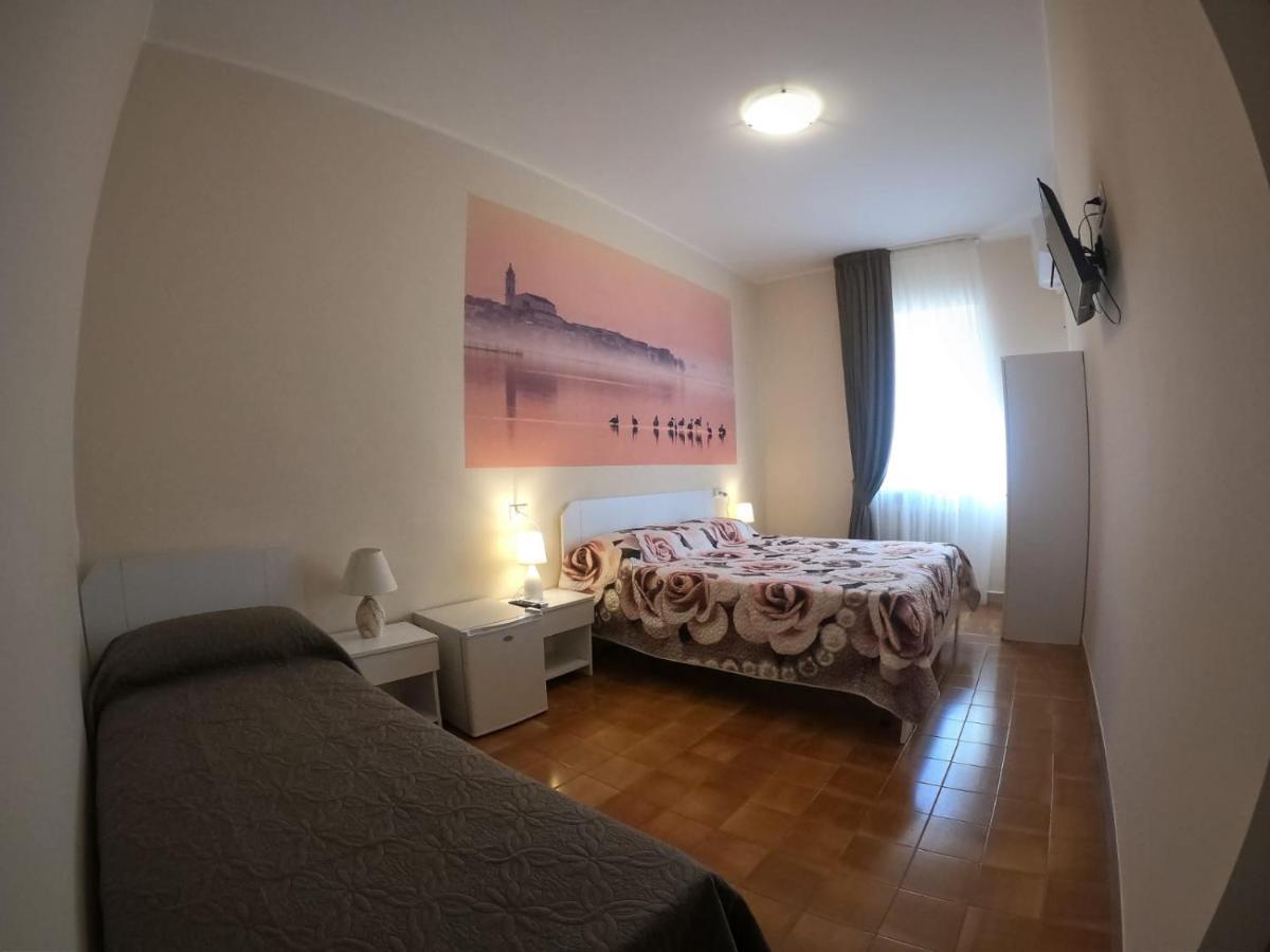 Le Stanze Di Ricci - Affittacamere Low Cost Lesina Ngoại thất bức ảnh
