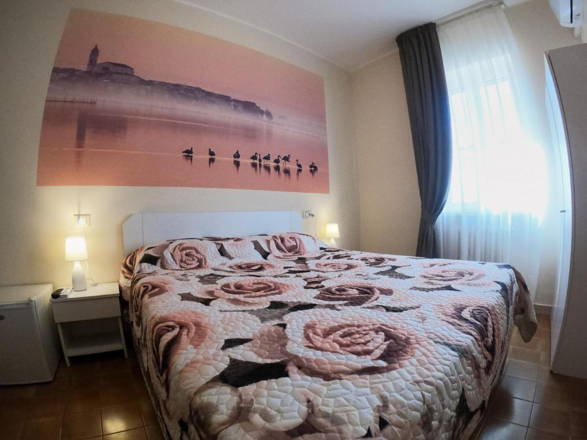 Le Stanze Di Ricci - Affittacamere Low Cost Lesina Ngoại thất bức ảnh