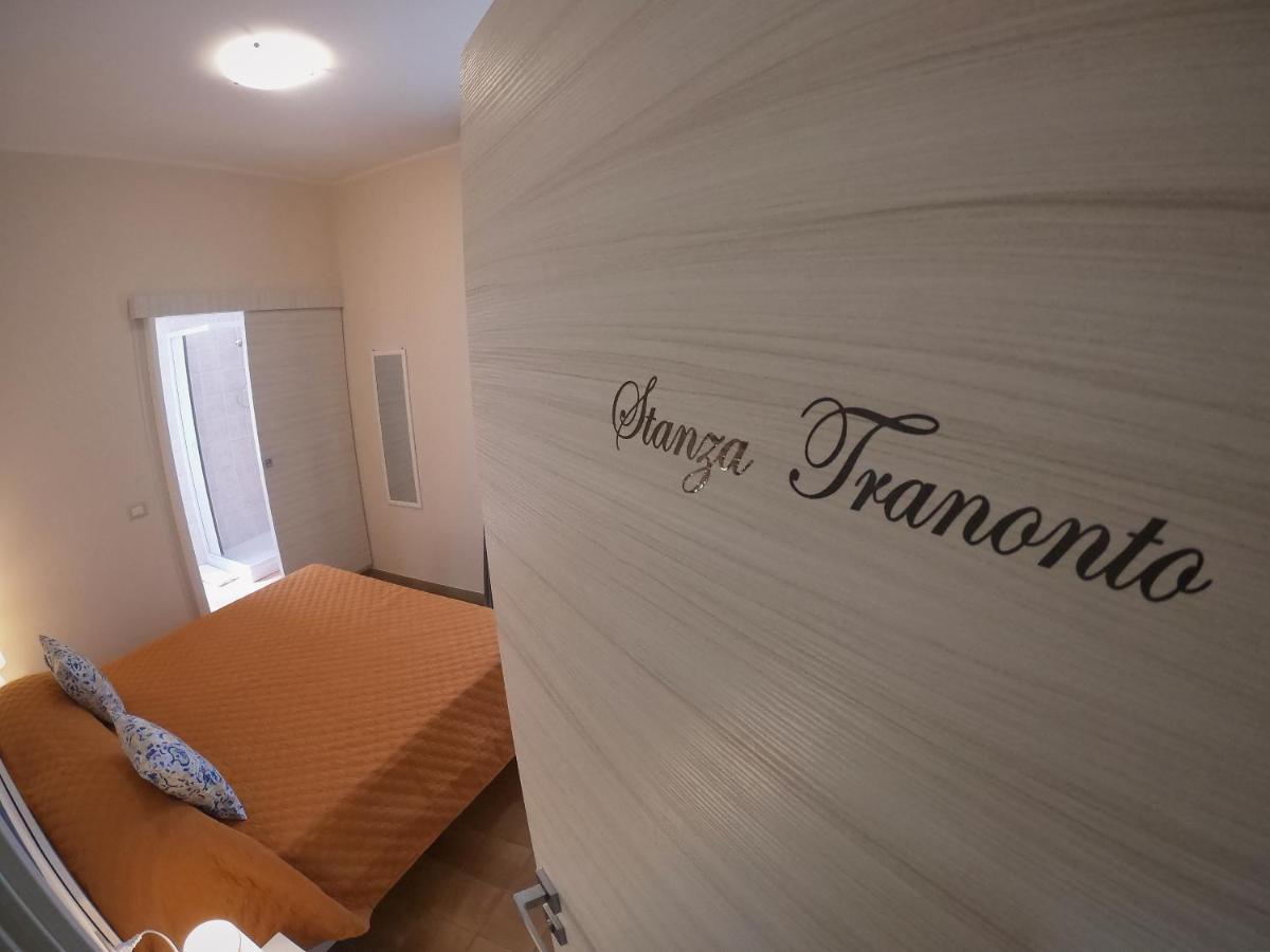 Le Stanze Di Ricci - Affittacamere Low Cost Lesina Ngoại thất bức ảnh